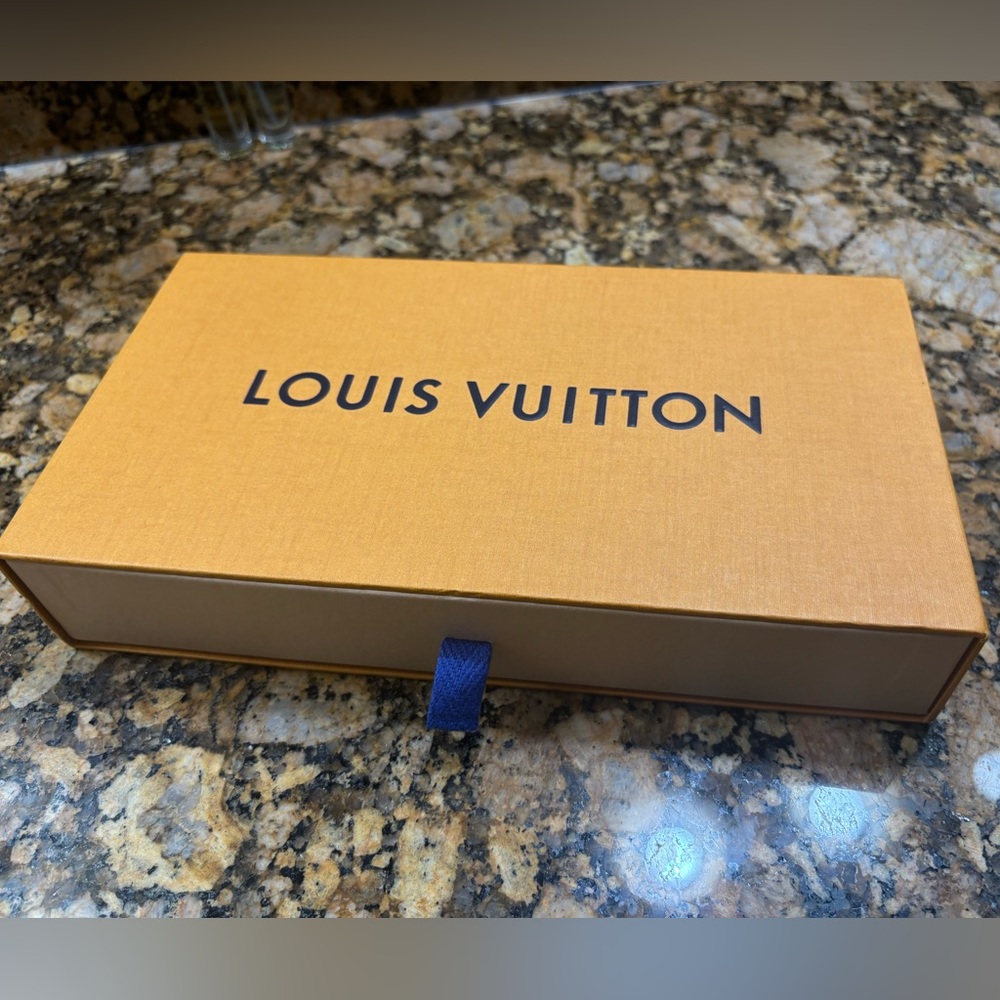 🌸Louis Vuitton Brown Monogram Wallet - Picture 12 of 12